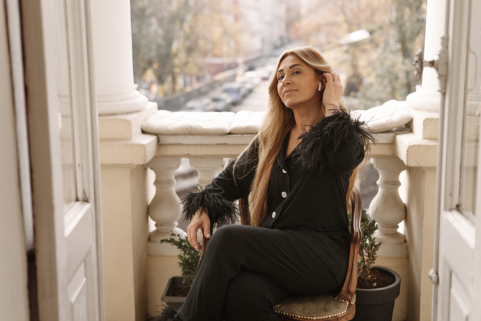 Ve stylu tichého luxusu můžete nosit i pohodlné a kvalitní domácí oblečení.
Ve stylu tichého luxusu můžete nosit i pohodlné a kvalitní domácí oblečení.