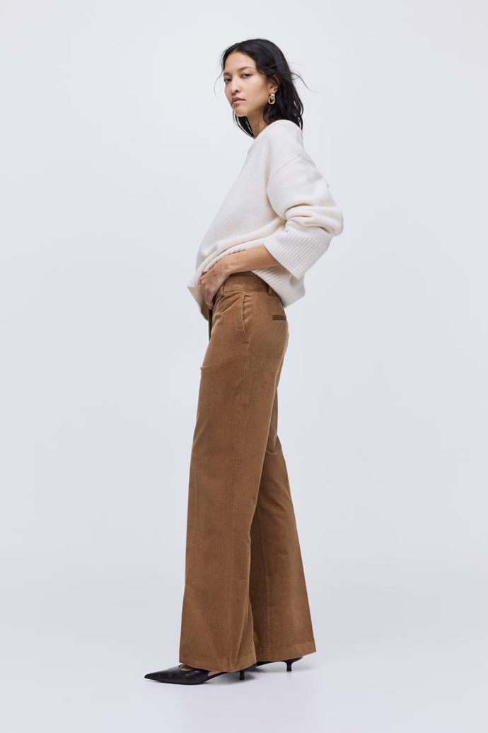 Manšestrové kalhoty, H&M, 859 Kč
Manšestrové kalhoty, H&M, 859 Kč