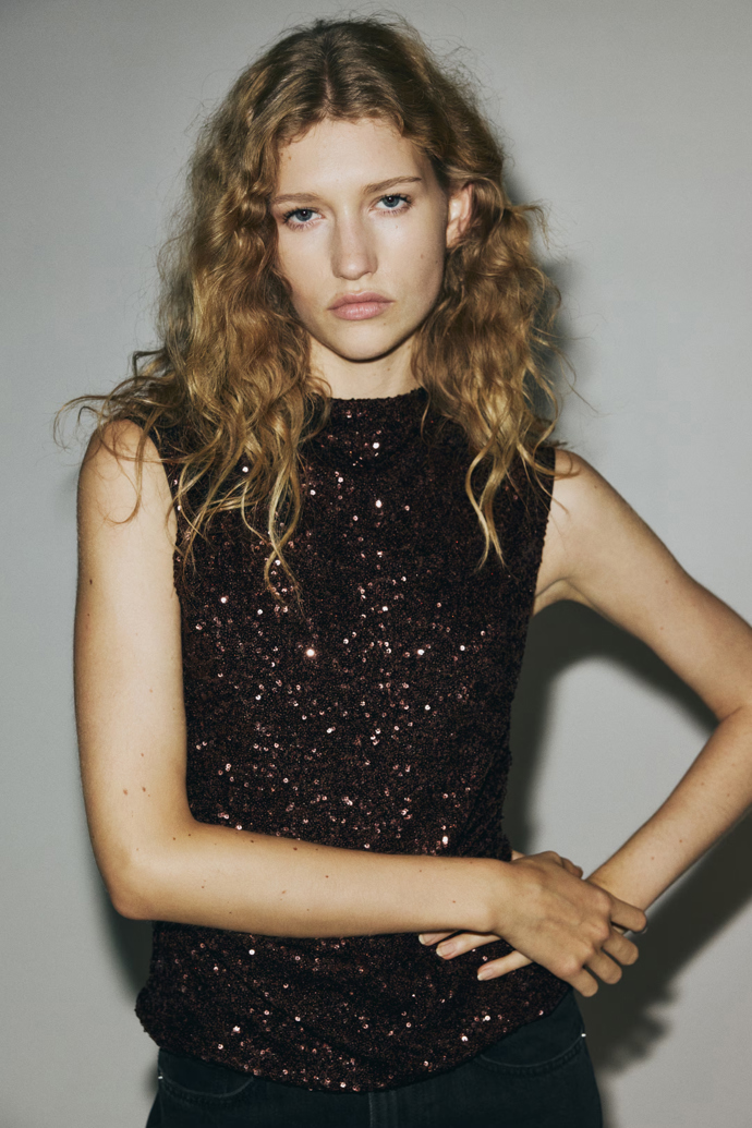 Flitrový top, H&M, 479 Kč
