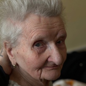 V našem případě tomu tak ale od samého začátku nebylo. Zde se skutečně potvrdilo motto "Když ptáčka lapají, krásně mu zpívají".
