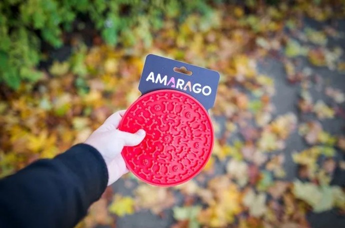 Amarago lízací podložka kruh červený, 139 Kč
