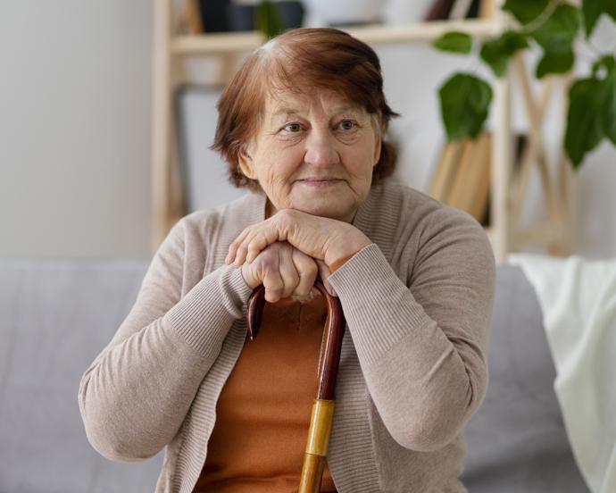 Jenže v letošním roce sestra zemřela. A paní Zdislava má poprvé v životě velký strach, že bude doma sama. Na Štědrý den. Má tři děti, ale ani jeden z nich ji u sebe nechce.
Jenže v letošním roce sestra zemřela. A paní Zdislava má poprvé v životě velký strach, že bude doma sama. Na Štědrý den. Má tři děti, ale ani jeden z nich ji u sebe nechce.