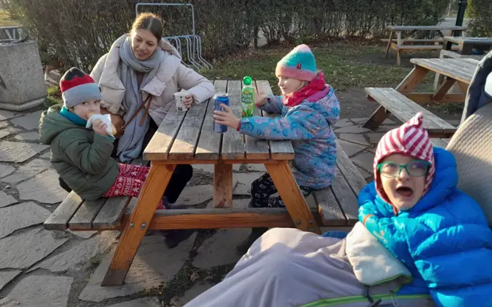 Ronja má velmi ráda kolem sebe lidi. Je velmi přátelská a společnost ji těší.
Ronja má velmi ráda kolem sebe lidi. Je velmi přátelská a společnost ji těší.