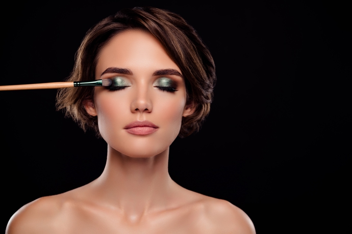 Martini make-up si můžete s trochou šikovnosti vykouzlit v pohodlí domova. 
