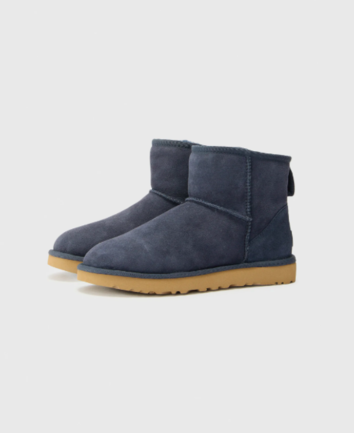 Semišové boty, UGG, 4790 Kč
Semišové boty, UGG, 4790 Kč