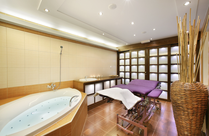 Chvíle pro relax si můžete užít třeba v hotelu Zlatá hvězda v Třeboni, který má krásné nově zrekonstruované spa. Tipem na hezký dárek tak může být voucher na pobyt, stačí jen kontaktovat rezervační oddělení a vybrat termín.
Chvíle pro relax si můžete užít třeba v hotelu Zlatá hvězda v Třeboni, který má krásné nově zrekonstruované spa. Tipem na hezký dárek tak může být voucher na pobyt, stačí jen kontaktovat rezervační oddělení a vybrat termín.