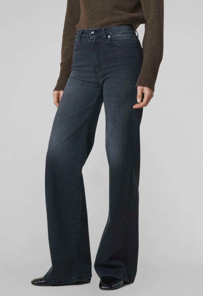 Bootcut džíny, LOIS Jeans, 3450 Kč
Bootcut džíny, LOIS Jeans, 3450 Kč