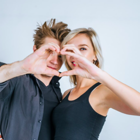 Důvodů může být mnoho. Odejít z partnerství, které vlastně funguje, jen proto, že někde za rohem čeká něco nového, však není o druhém z partnerů, jak se můžete mylně domnívat…
