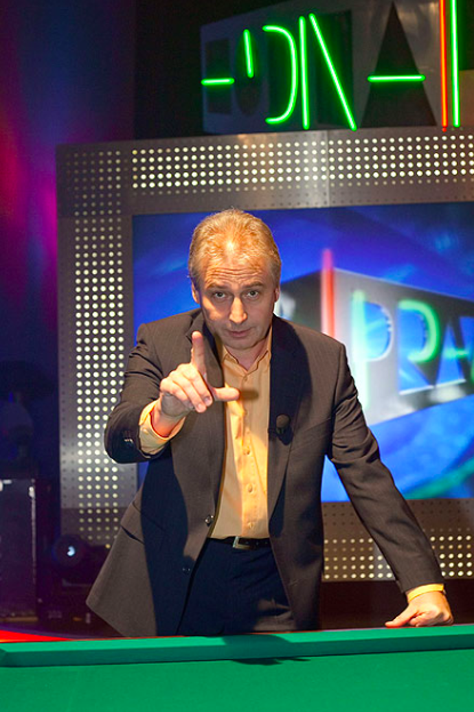 V televizi Petr také provázel pořadem Hodina pravdy
