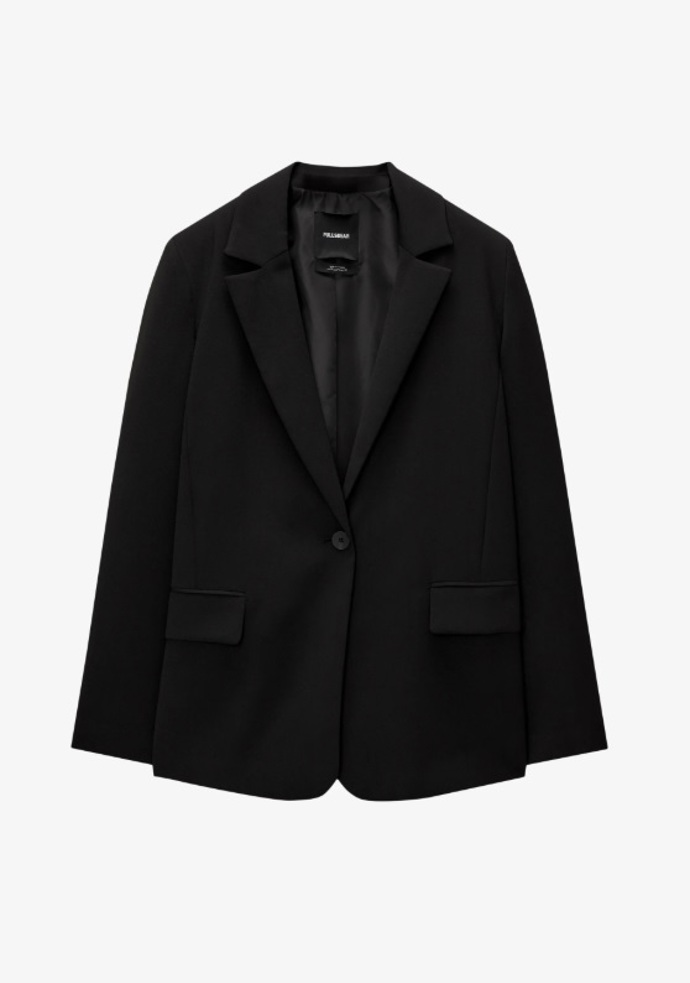 Černý blejzr, PULL&BEAR, 849 Kč
