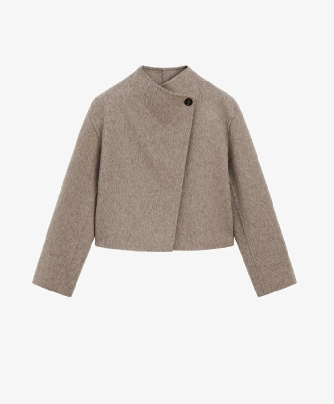 Vlněný kabát na jeden knoflík, Massimo Dutti, 5 999 Kč
Vlněný kabát na jeden knoflík, Massimo Dutti, 5 999 Kč