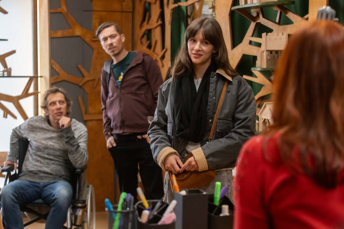 Nekonečný seriál Ulice sleduje dramatické osudy několika rodin žijících v sousedství
