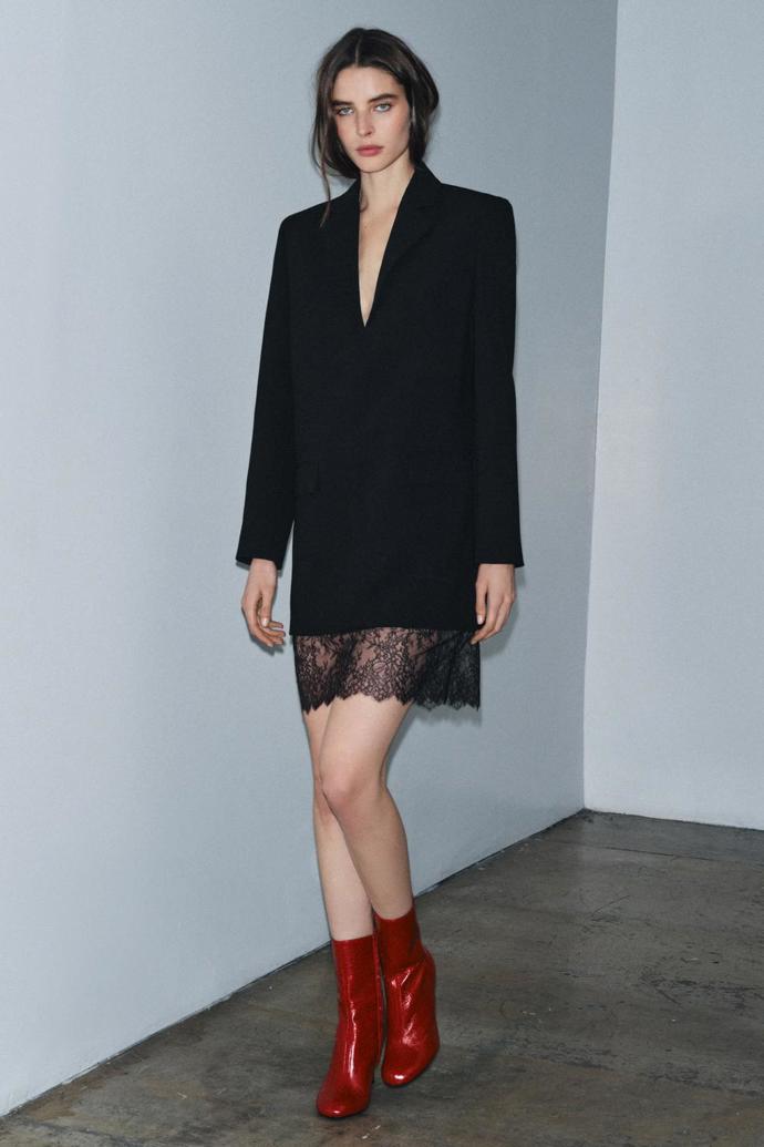 Sakové šaty s krajkou, Zara, 2599 Kč
Sakové šaty s krajkou, Zara, 2599 Kč