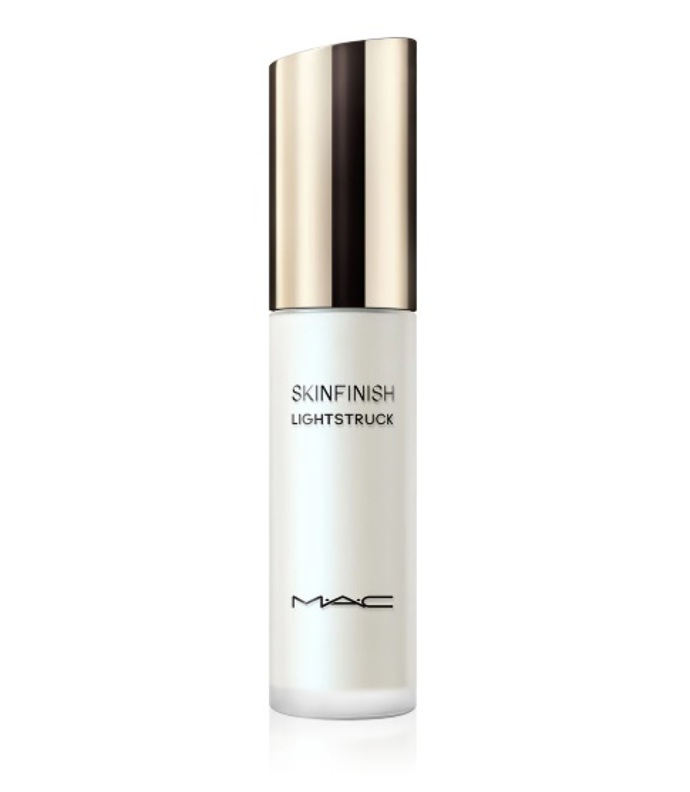 Tekutý rozjasňovač, MAC Cosmetics, 850 Kč
