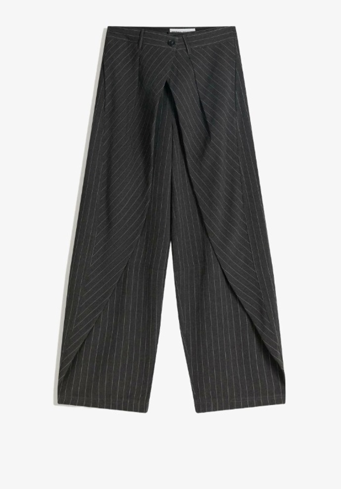 Šedé volně střižené kalhoty, Bershka, 1 199 Kč
