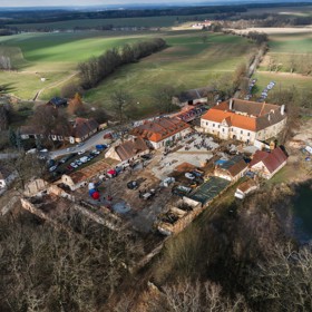 Památku ze 14. století koupilo architektonické studio Loxia v dražbě.
