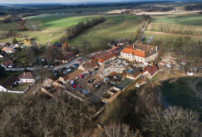 Památku ze 14. století koupilo architektonické studio Loxia v dražbě.
Památku ze 14. století koupilo architektonické studio Loxia v dražbě.