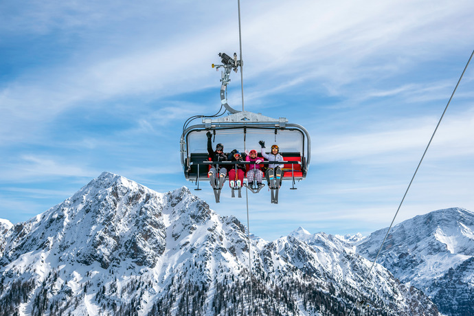 Lyžarská oblast Kronplatz nabízí 100 kilometrů sjezdovek.
Lyžarská oblast Kronplatz nabízí 100 kilometrů sjezdovek.
