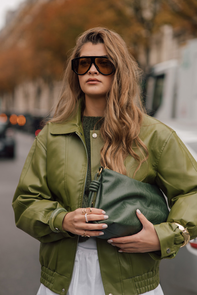 Olivová, khaki a jiné mírnější tóny zelené jsou skvělou zimní elegancí.
Olivová, khaki a jiné mírnější tóny zelené jsou skvělou zimní elegancí.