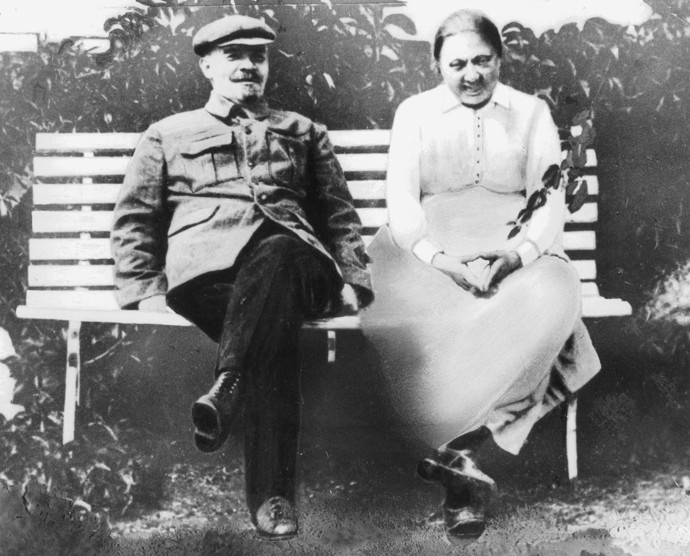 Vladimir Iljič Lenin a jeho žena Naděžda Konstantinovna Krupská
Vladimir Iljič Lenin a jeho žena Naděžda Konstantinovna Krupská