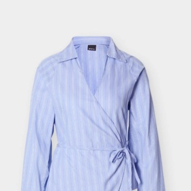 Asymetrická zavinovací košile, Gina Tricot, 960 Kč
