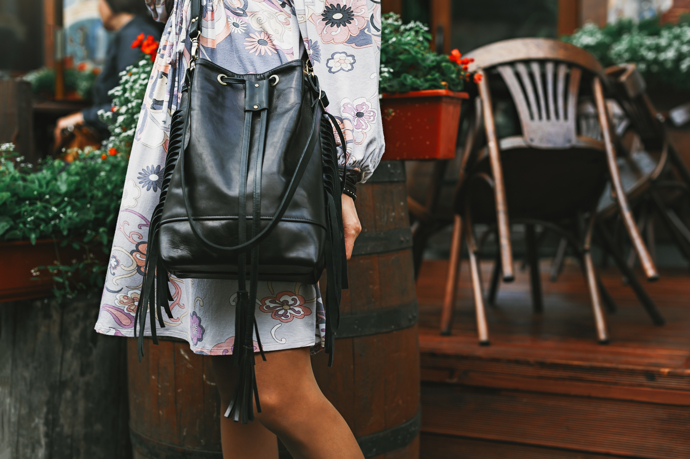Ležérní a neformální kabelky dodají outfitům mladistvý look. Skvěle se tak hodí na volný čas.
Ležérní a neformální kabelky dodají outfitům mladistvý look. Skvěle se tak hodí na volný čas.