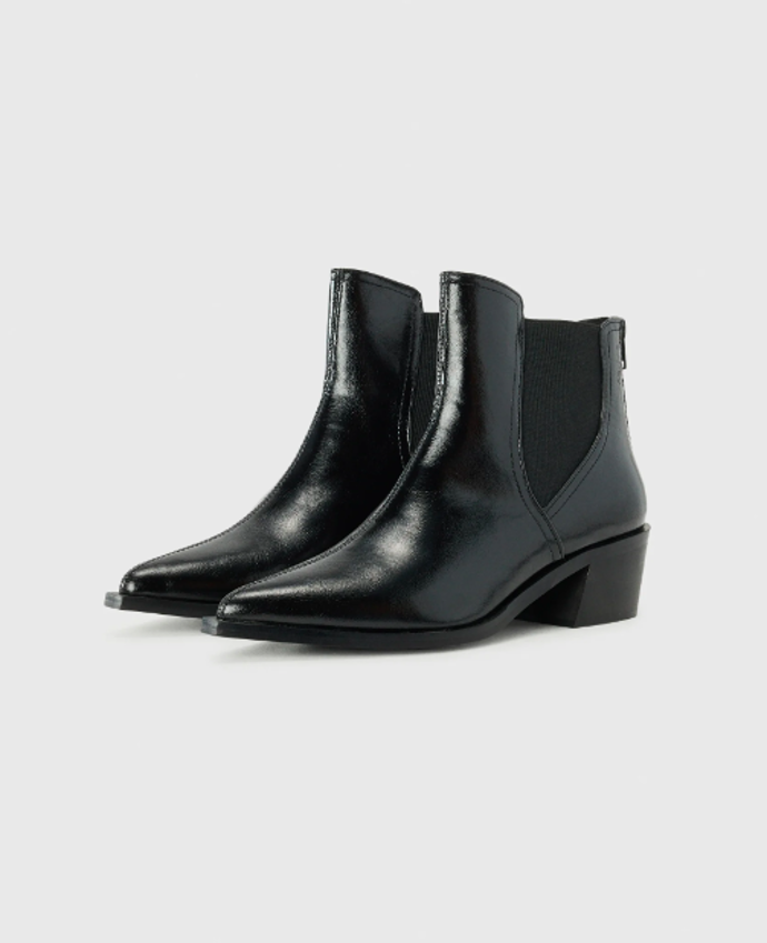 Chelsea boots, Bianco, 2400 Kč
