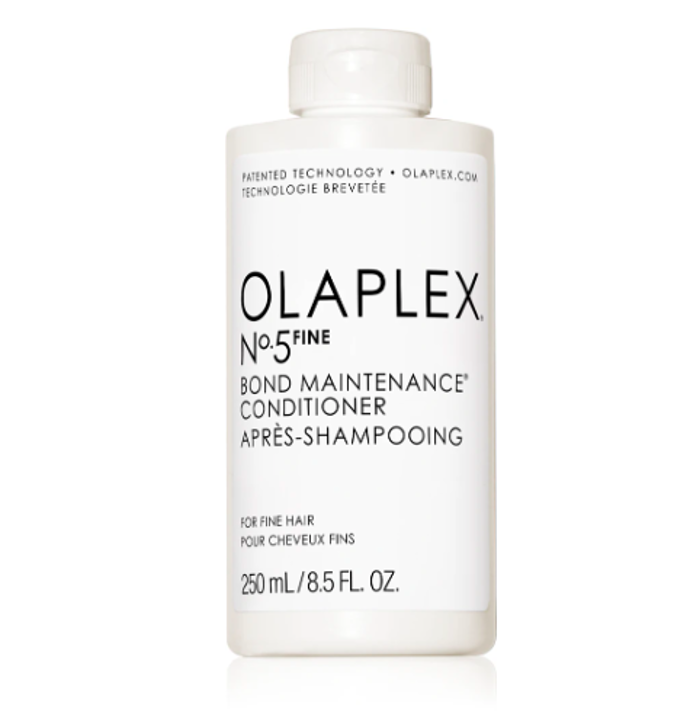 Hydratační kondicionér, Olaplex, 610 Kč
Hydratační kondicionér, Olaplex, 610 Kč