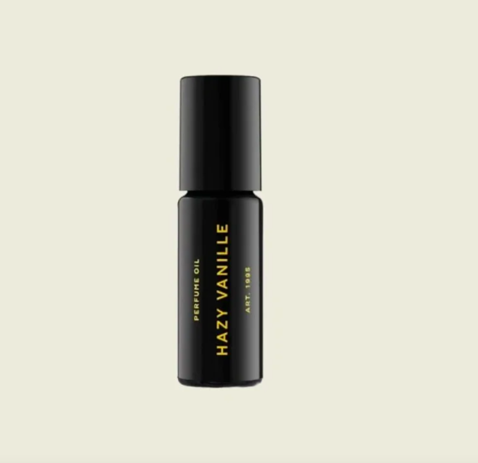 Parfemovaný olej s roll-on Hazy Vanille, Raaw Alchemy, 1 570 Kč, prodává Goodie
Parfemovaný olej s roll-on Hazy Vanille, Raaw Alchemy, 1 570 Kč, prodává Goodie