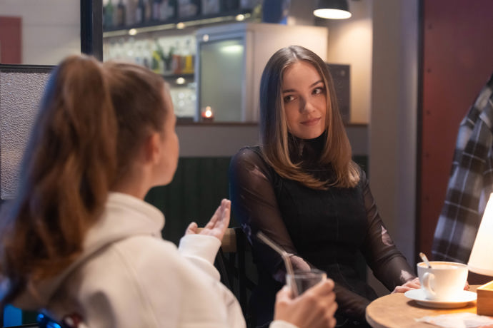Nekonečný seriál Ulice sleduje dramatické osudy několika rodin žijících v sousedství
