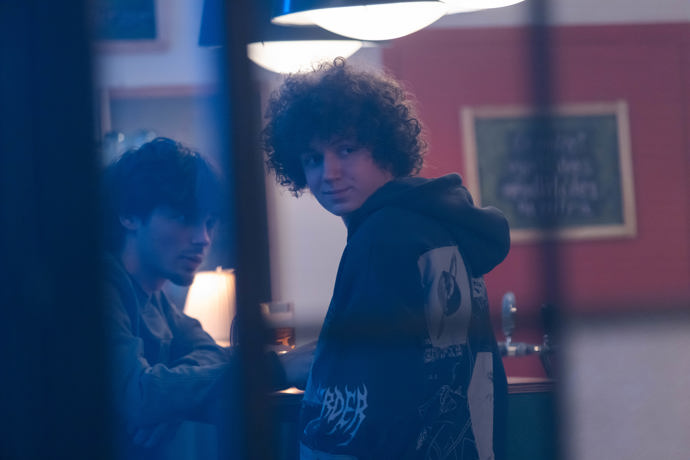 Nekonečný seriál Ulice sleduje dramatické osudy několika rodin žijících v sousedství
