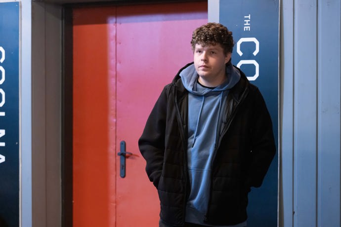 Nekonečný seriál Ulice sleduje dramatické osudy několika rodin žijících v sousedství
