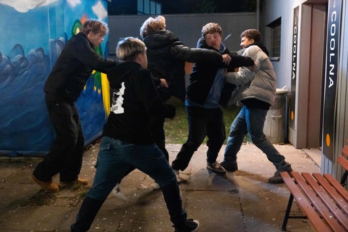Nekonečný seriál Ulice sleduje dramatické osudy několika rodin žijících v sousedství
