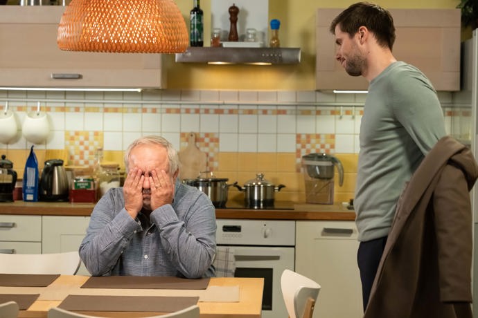 Nekonečný seriál Ulice sleduje dramatické osudy několika rodin žijících v sousedství
