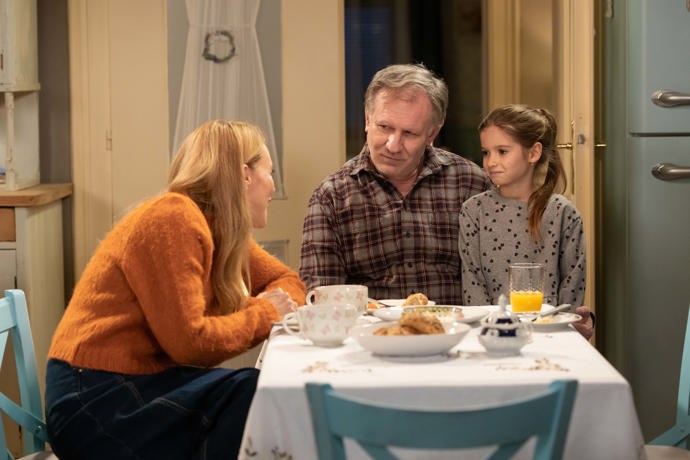 Nekonečný seriál Ulice sleduje dramatické osudy několika rodin žijících v sousedství
