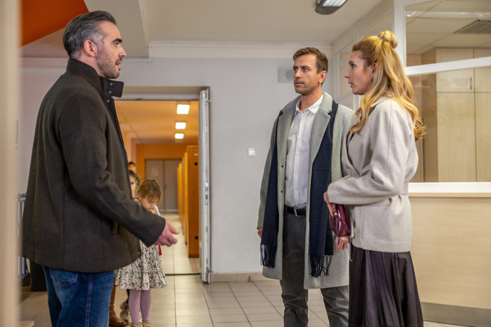 Nekonečný seriál Ulice sleduje dramatické osudy několika rodin žijících v sousedství

