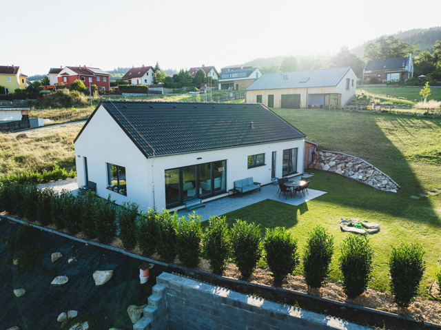 Dřevěný moderní bungalov
Dřevěný moderní bungalov