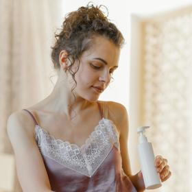 Tělová mléka tvoří základ pro hydrataci celého těla. Někdy se vak vyplatí přidat i další produkty, což platí zejména pro zimní měsíce. 

