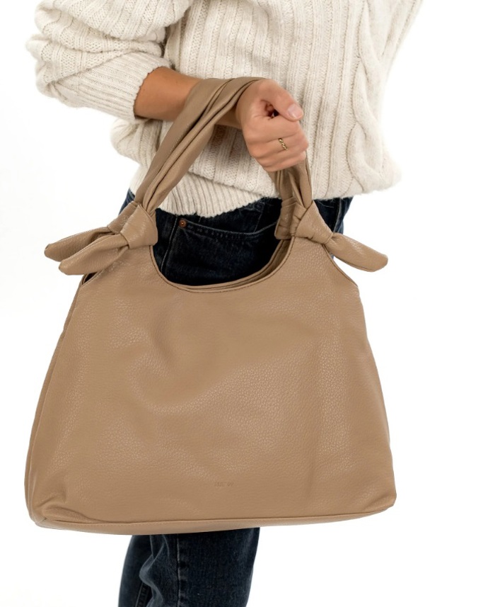 Shopper bag, Emily & Noah, 659 Kč (původně 1 099 Kč)

