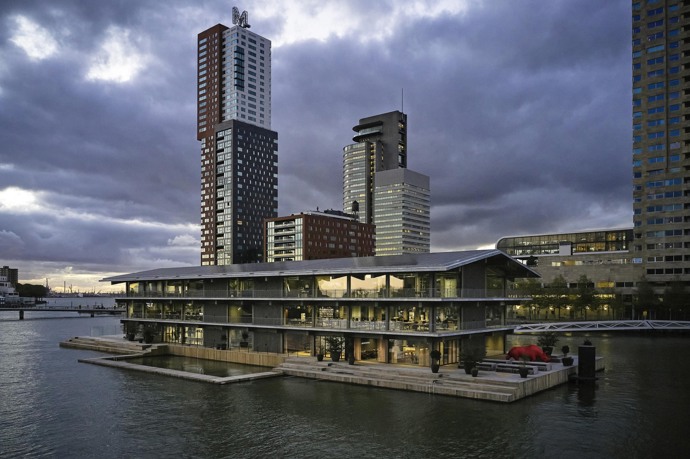 Powerhouse Company postavili jedinečné bydlení v Rotterdamu.
Powerhouse Company postavili jedinečné bydlení v Rotterdamu.
