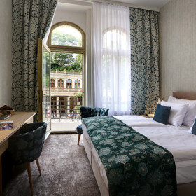 ASTORIA Hotel & Medical Spa v Karlových Varech získal ocenění Asociace hotelů a restaurací ČR v kategorii Řetězcové hotely a hotely nad 80 pokojů pro rok 2022.
