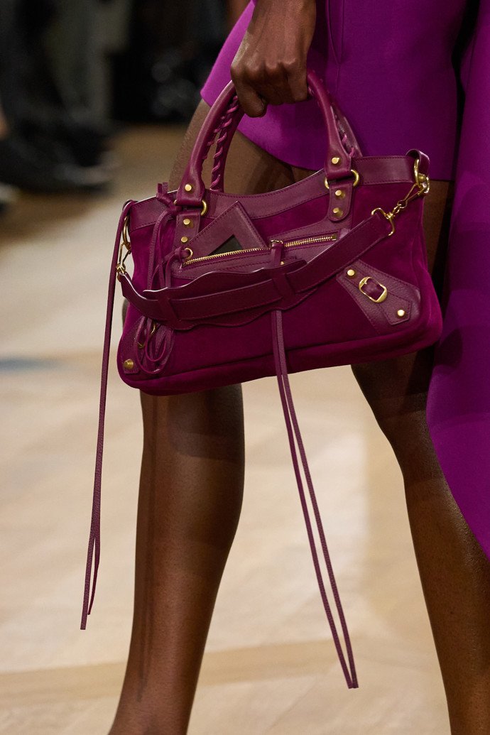Jednou z aktuálně nejpopulárnějších kabelek je Balenciaga Le City.
