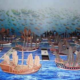 Jméno Zheng He dostal až poté, co se jeho ochránce stal císařem. S novým jménem přišla i role muže, který měl ovládnout moře.
