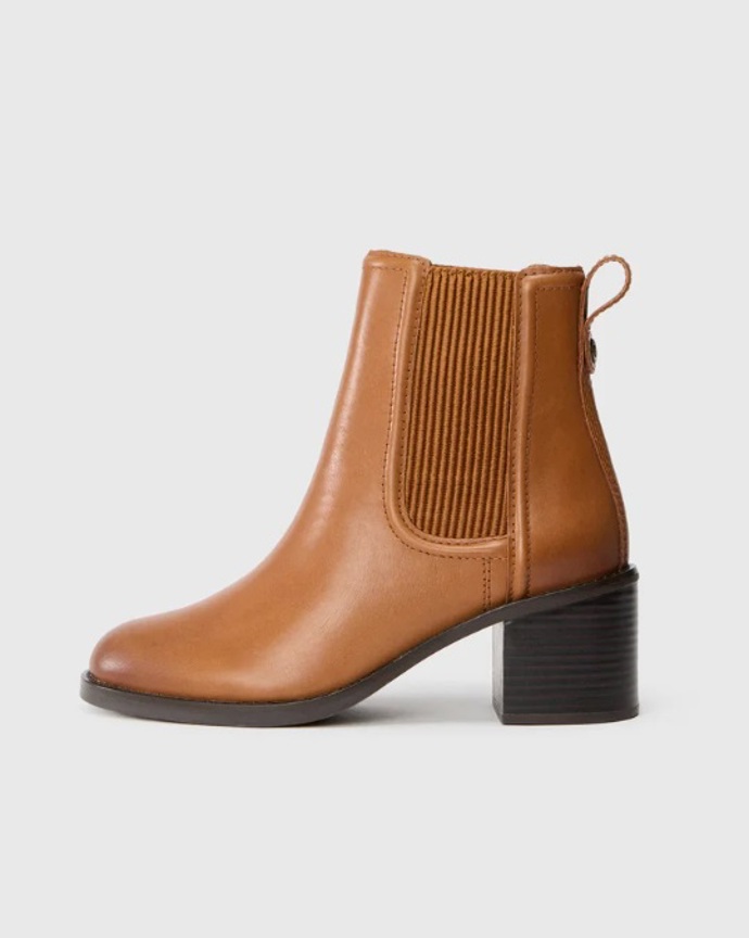 Chelsea boty, Clarks, 2 808 Kč
