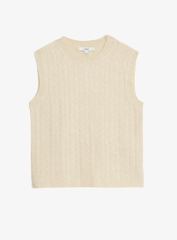 Pletená vesta, Marks & Spencer, 687 Kč
