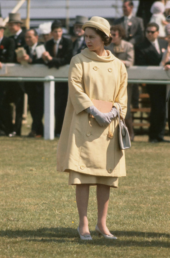 Výstava Queen Elizabeth II: Her Life in Style nabídne okolo 200 modelů, přičemž zhruba polovina bude vůbec poprvé vystavena veřejně.
