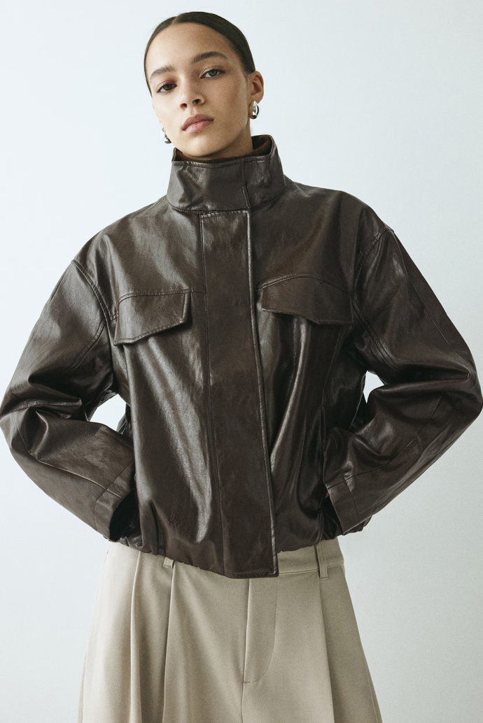 Hnědá bunda, H&M, 1459 Kč
Hnědá bunda, H&M, 1459 Kč