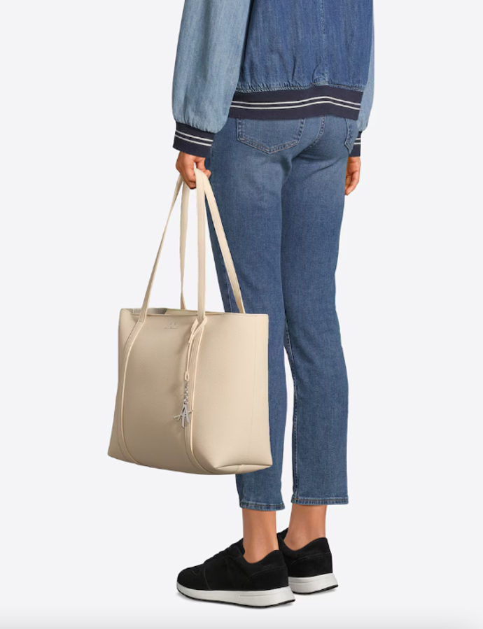 ARMANI EXCHANGE 3278 Kč
