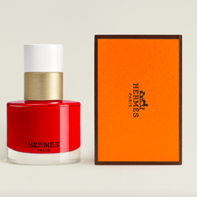 Lak na nehty Hermès, odstín 64 Rouge Casace, 1 290 Kč
Lak na nehty Hermès, odstín 64 Rouge Casace, 1 290 Kč