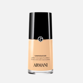 Sametový make-up Luminous Silk, Giorgio Armani, 1 999 Kč (30 ml)
Sametový make-up Luminous Silk, Giorgio Armani, 1 999 Kč (30 ml)